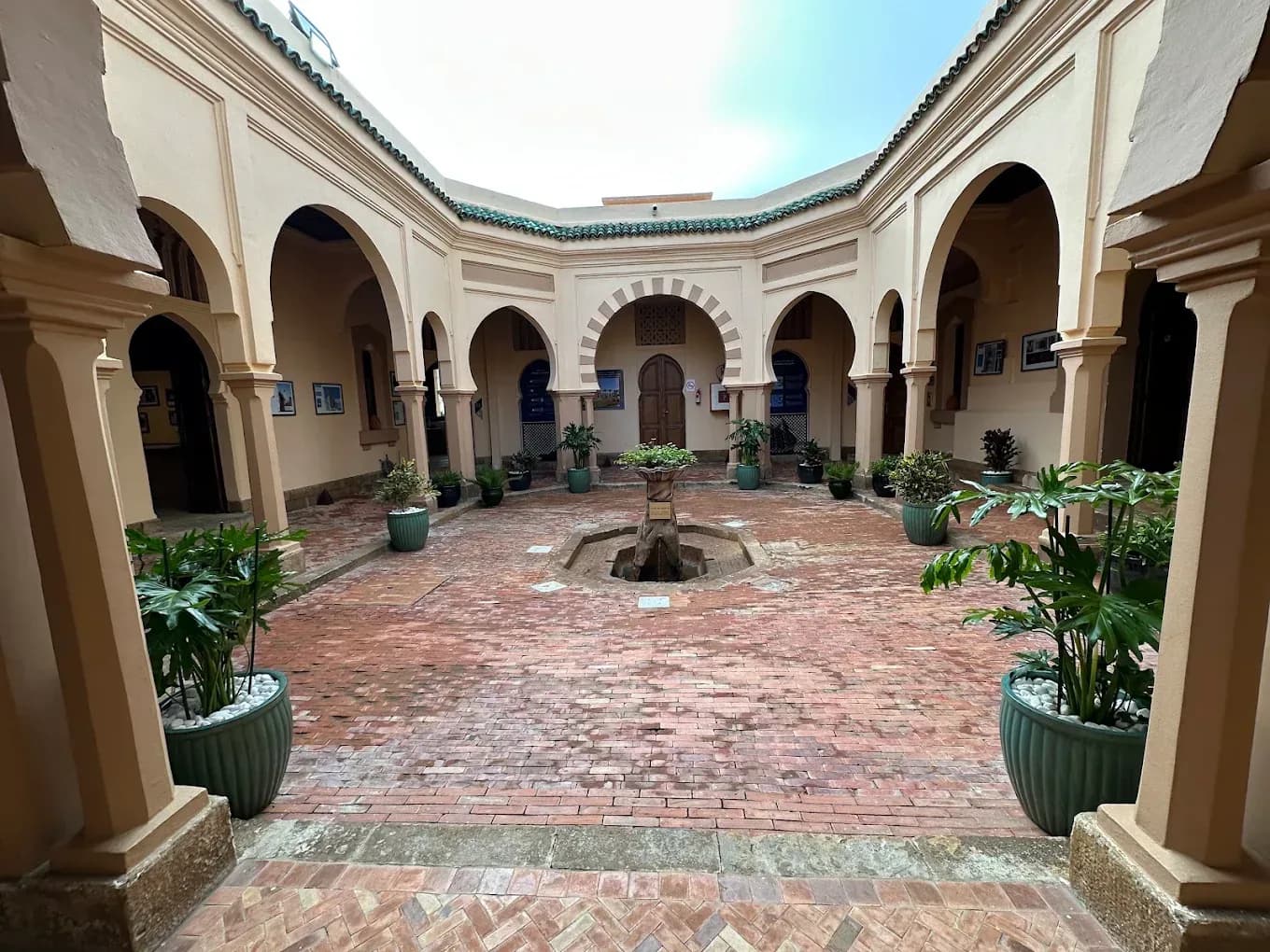 Patio del museo de la kasbah de Tánger