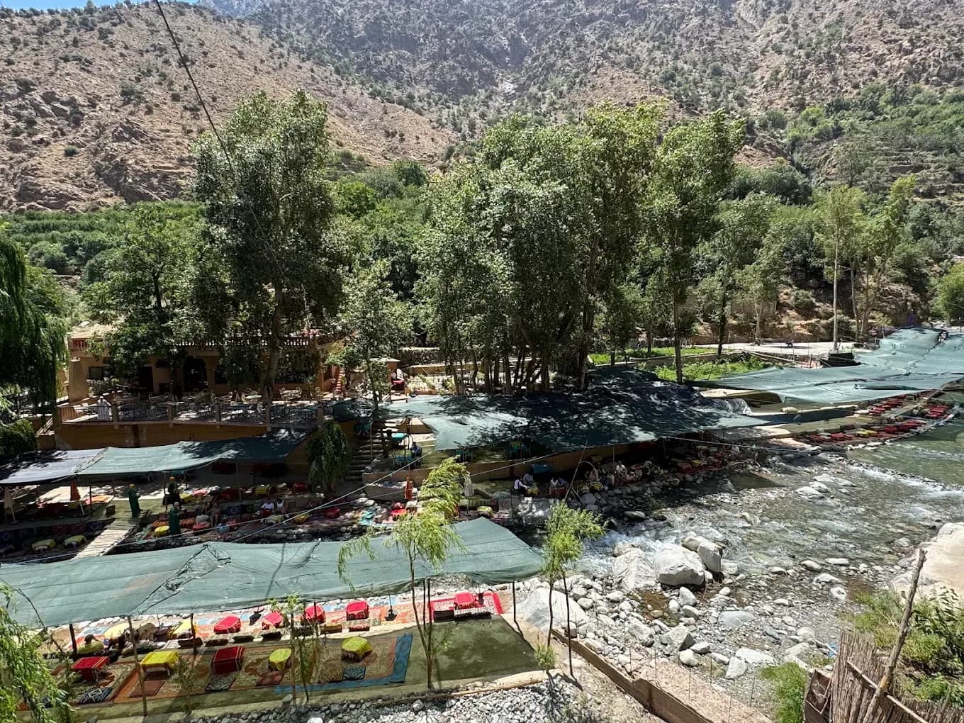 Terrazas junto al río en el valle del Ourika