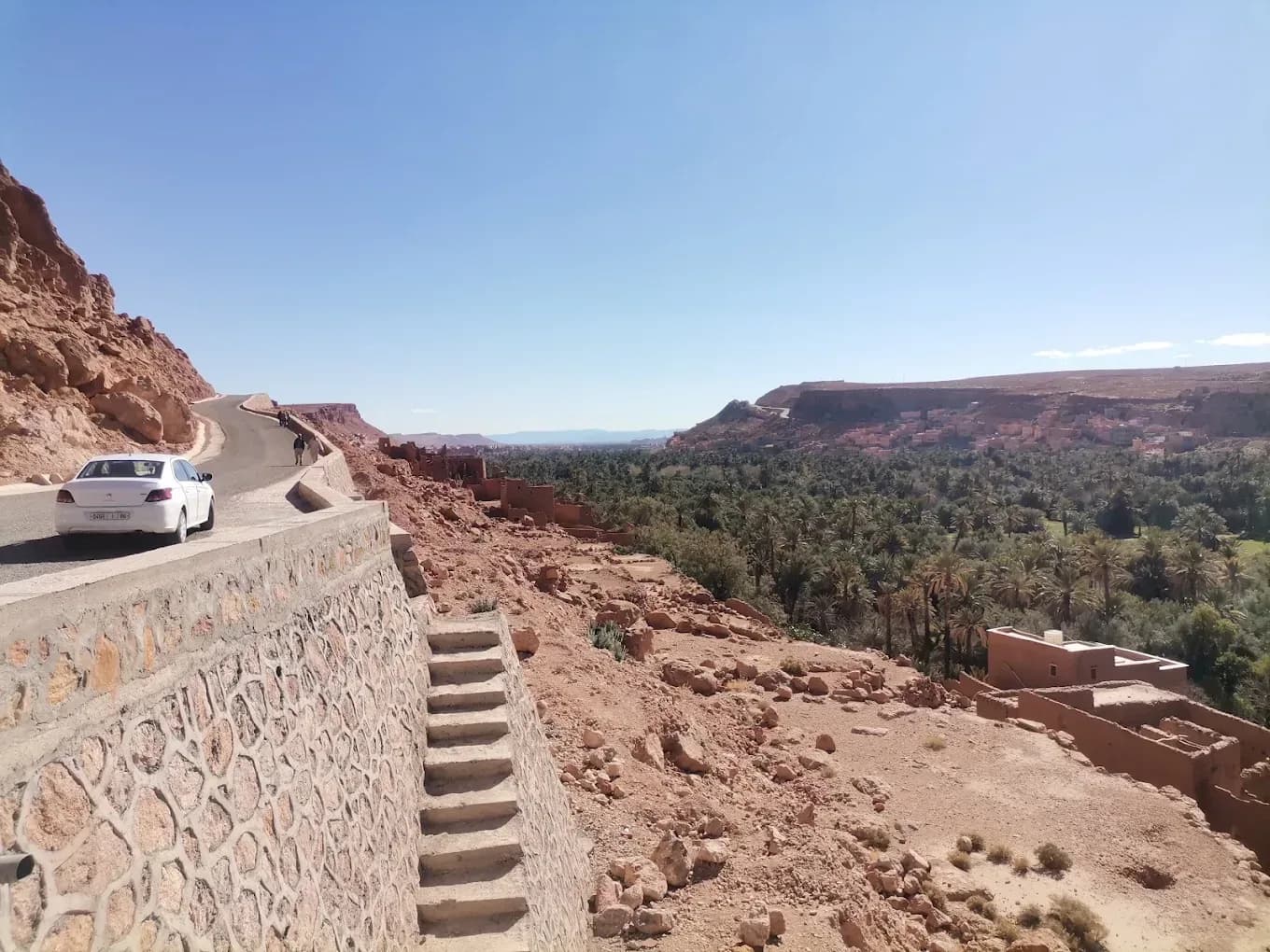 Carretera sobre el valle del Ziz