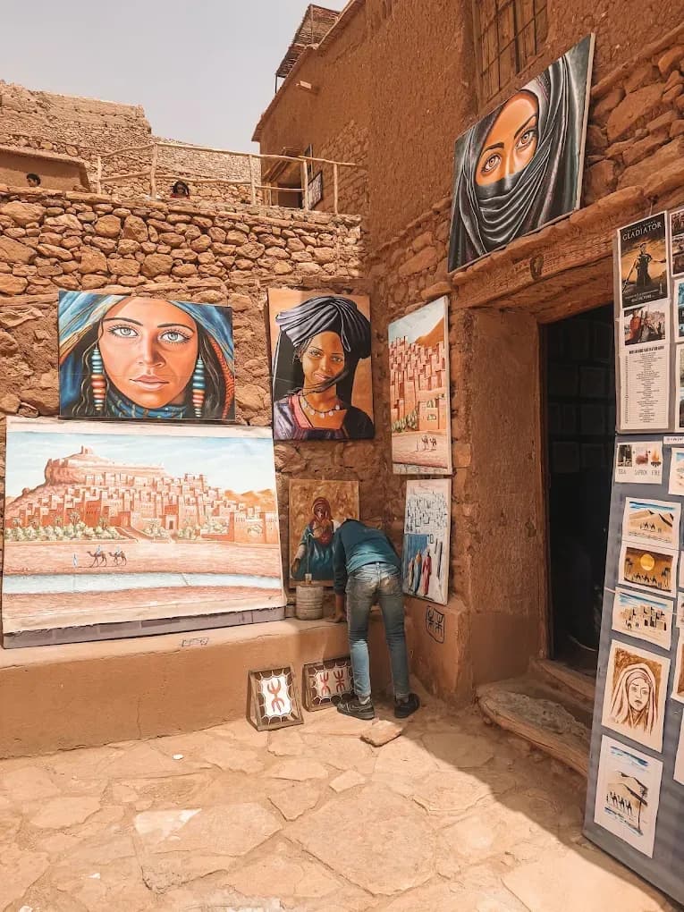 Tienda de pinturas en Aït Ben Haddou