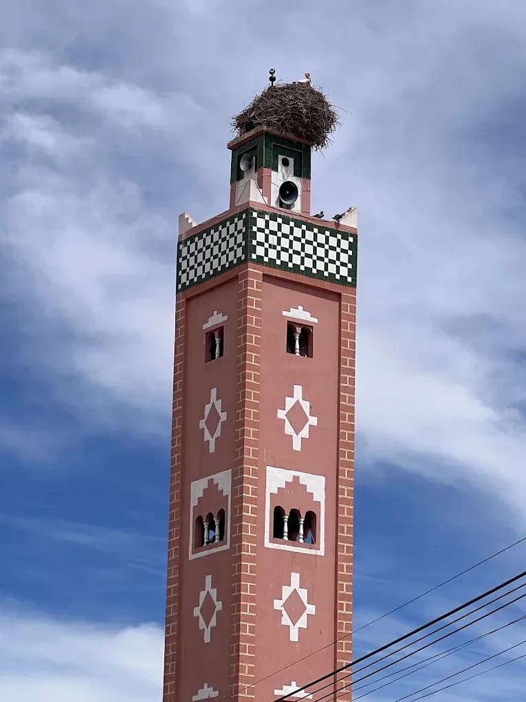 Minarete de un pueblo del valle