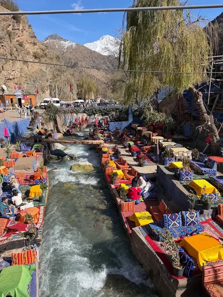 Restaurantes sobre el río en el valle del Ourika