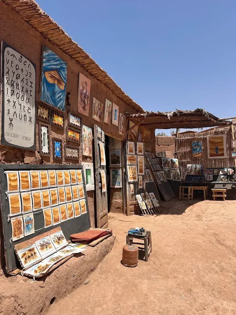 Puesto de pinturas en Aït Ben Haddou